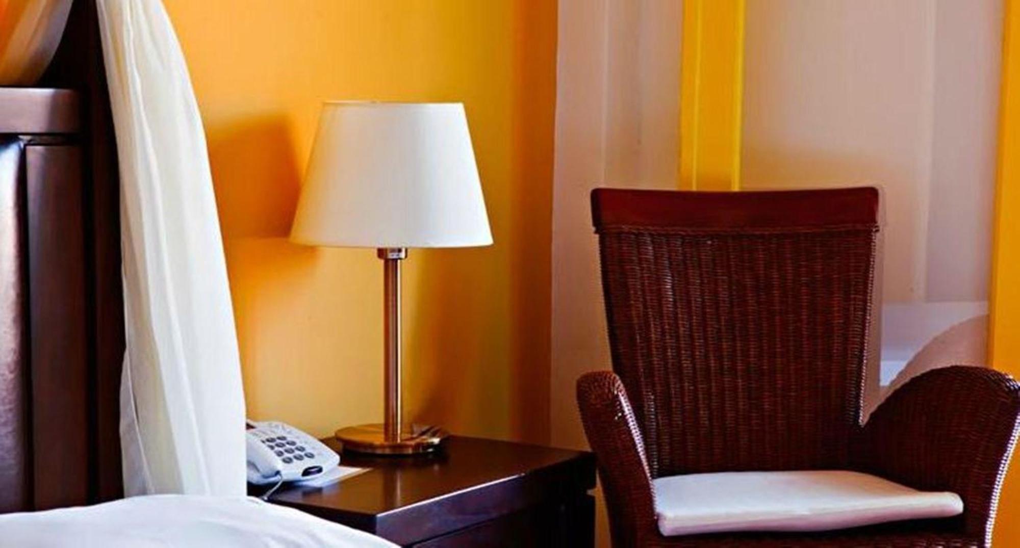 Chris Hotel Szkála Kültér fotó